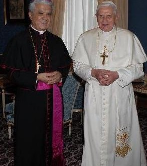 Sua Eccellenza Farhat con Papa Benedetto XVI